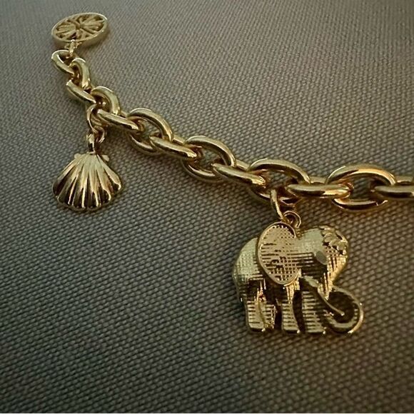Lilly Pulitzer Gold Charm Bracelet. - Picture 5 of 9